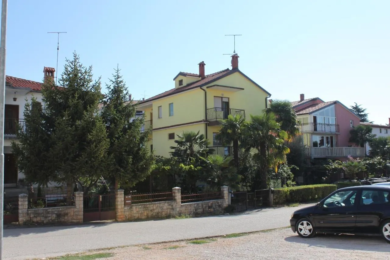 Apartments With A Parking Space Umag - 2539 0*,