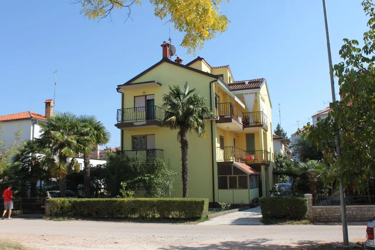 Apartments With A Parking Space Umag - 2539