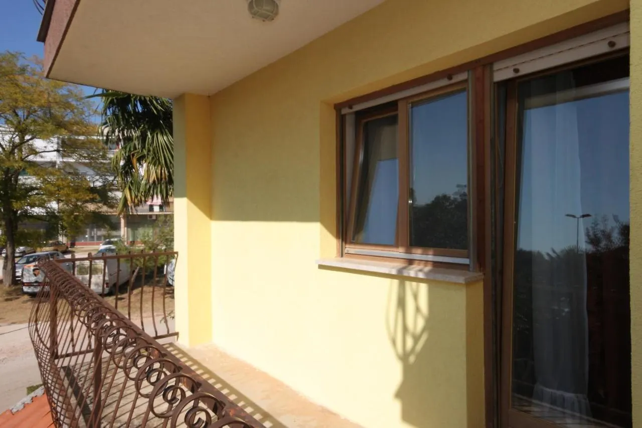 Apartments With A Parking Space Umag - 2539