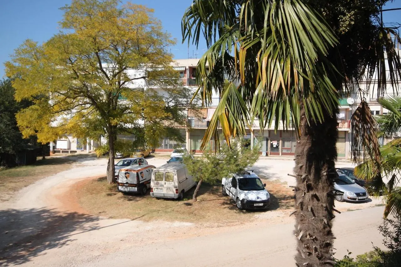 Apartments With A Parking Space Umag - 2539 Croatia