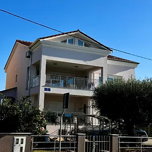 Lili Apartmán