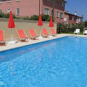 Ester Apartman