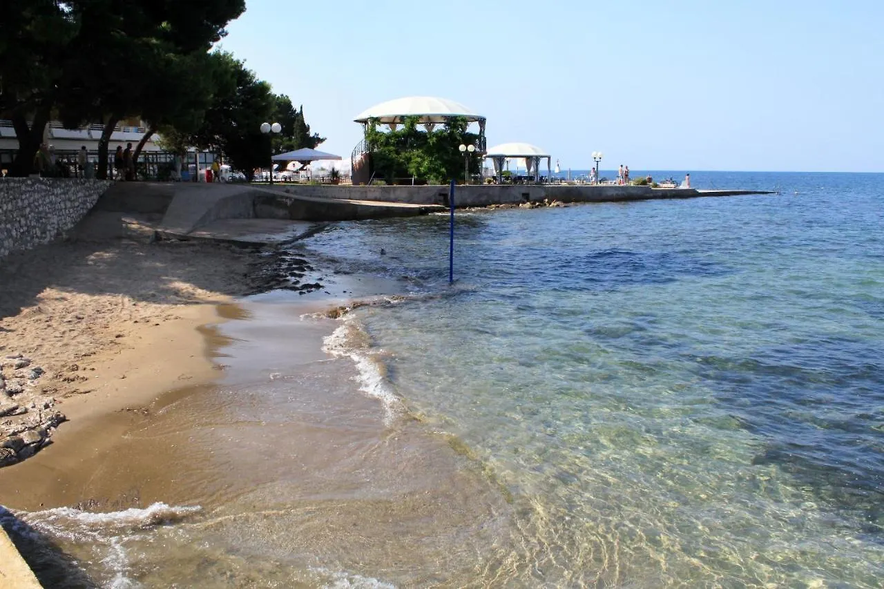 Apartments With A Parking Space Umag - 2539
